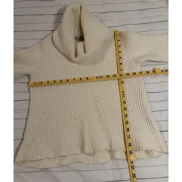 Banana Republic | Women's Italian Yarn Merino Wool Turtleneck Ribbed Sweater- S - Picture 5 of 5